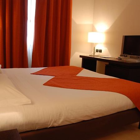Hotel Metropolis Reggio nell'Emilia Zewnętrze zdjęcie
