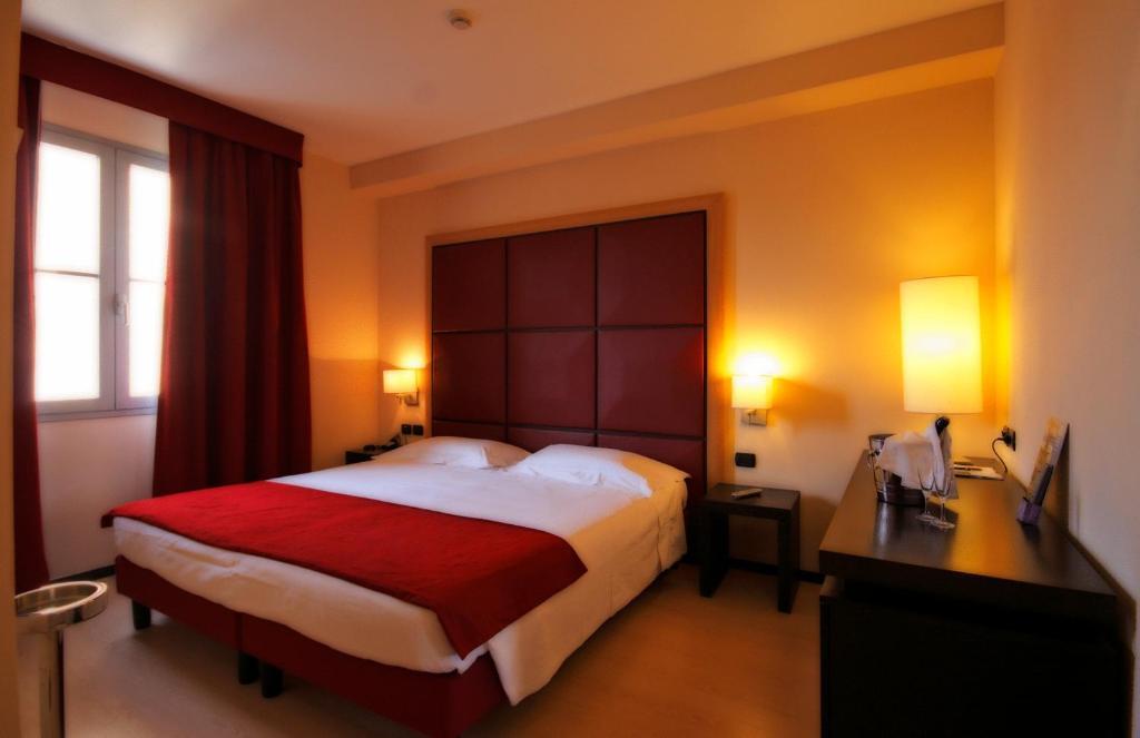 Hotel Metropolis Reggio nell'Emilia Zewnętrze zdjęcie