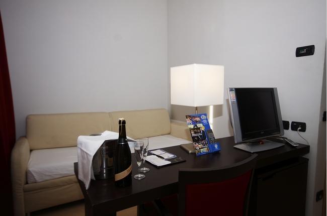 Hotel Metropolis Reggio nell'Emilia Zewnętrze zdjęcie